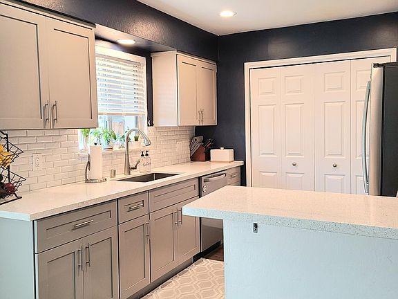 5th image of 1625 Marina Ct Unit E