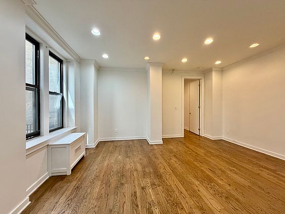 4th image of 410 Eastern Pkwy APT 1B