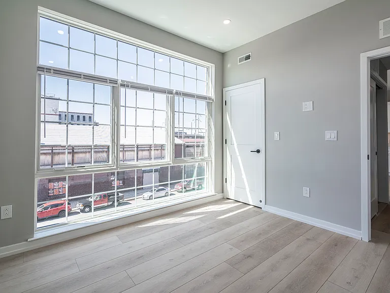 2401 Washington Ave — Photo 25
