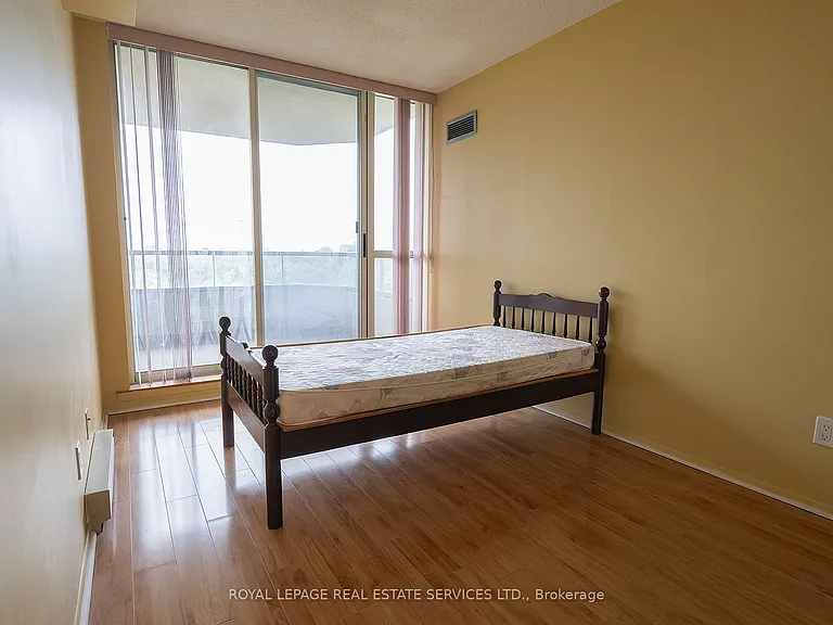 175 Bamburgh Cir #702 — Photo 5