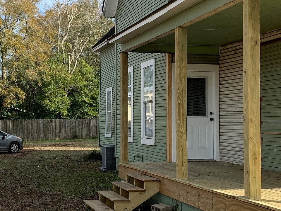 Private Front Entrance