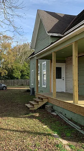 100 E Main St #B Photo 1