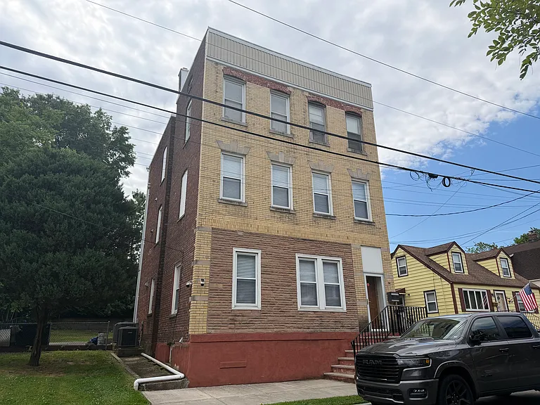 34 Ernest St #1 — Photo 8