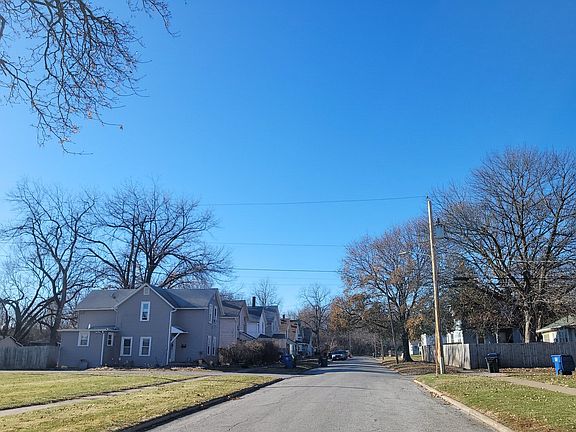 3rd image of 1915 W 7th St
