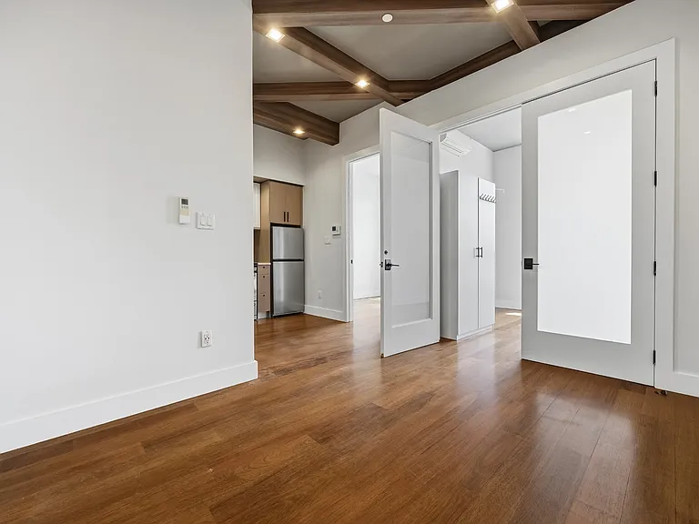 533 Park Pl #2F — Photo 2