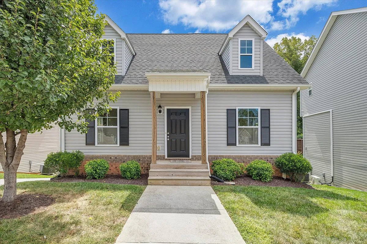 3 bed, 1680 sqft, $1,899 — Photo 1
