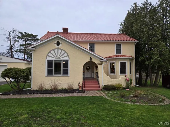 45748 Otter St, Alexandria Bay, NY 13607