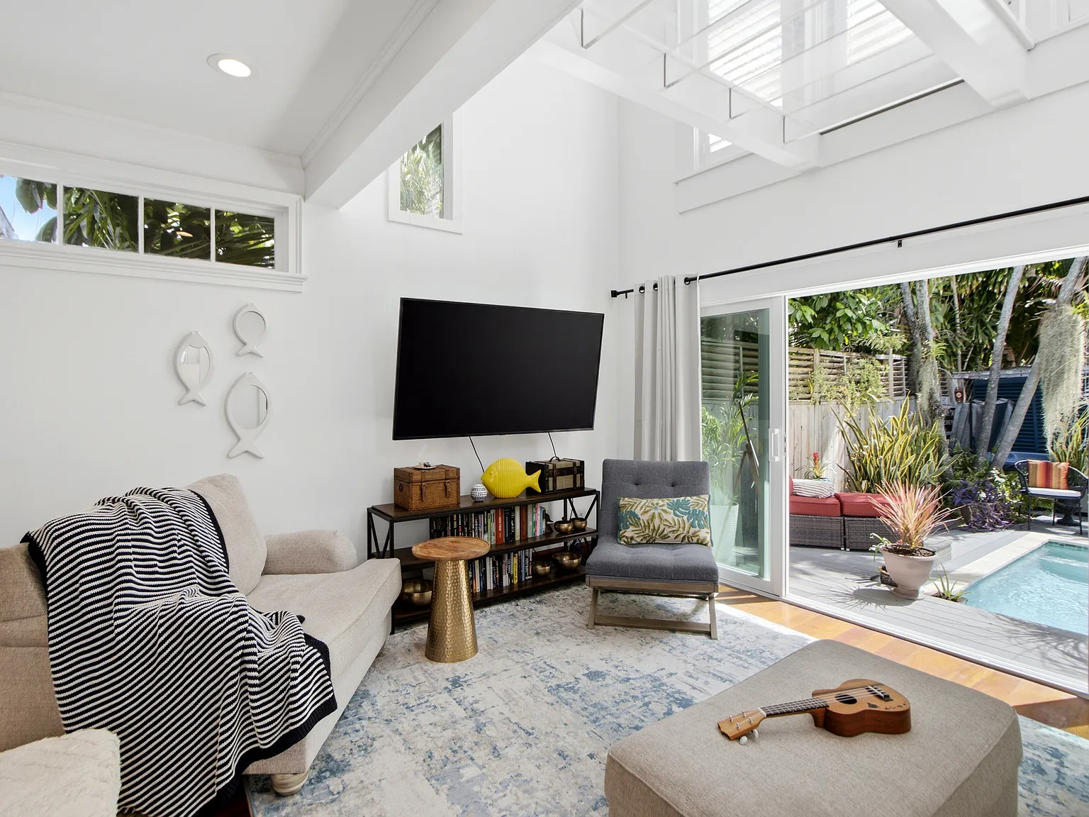3 bed, 3.5 bath, 1800 sqft, $15,000 — Photo 3