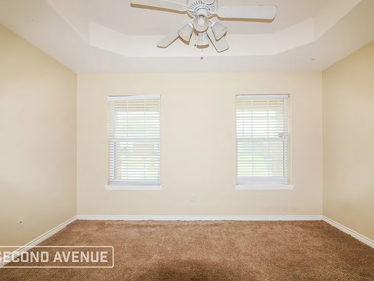 2422 Luzius Dr — Photo 17