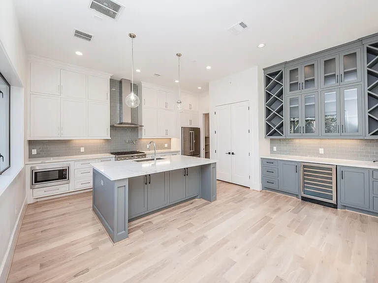2501 Julian St — Photo 14