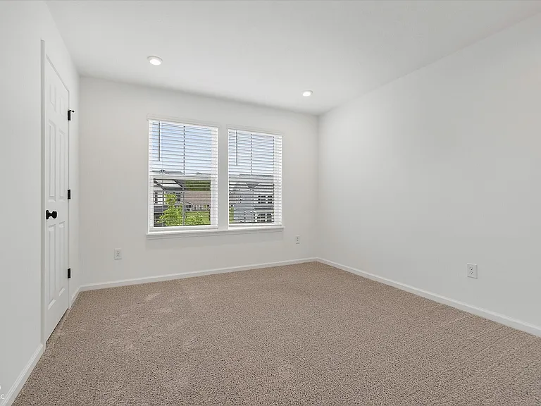 20374 N Pacific Ave — Photo 24
