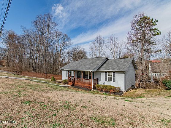 3rd image of 6028 Tennyson Dr