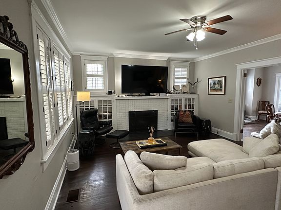 Entrance/living room