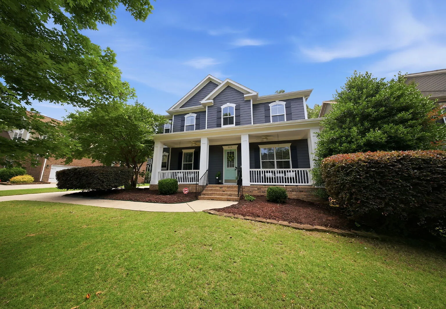 5 bed, 2.5 bath, 3166 sqft, $3,200 — Photo 2