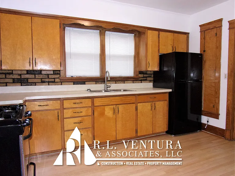 2418 Lasalle St #1/2 — Photo 7