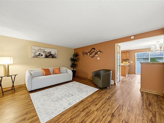 3rd image of 28 Wimbledon Ln