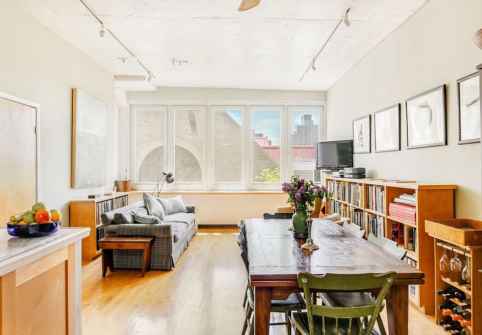 1st image of 497 Pacific St APT 4A