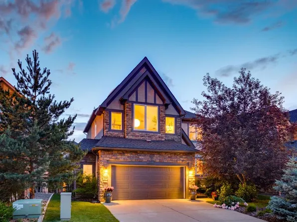 92 E Discovery Ridge Cir SW, Calgary, AB T3H 5X6
