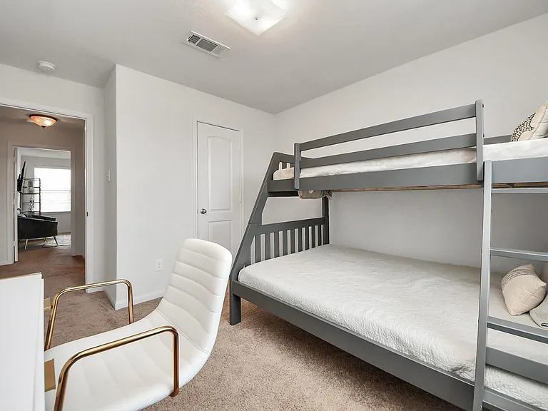 9423 Grand Spark Dr — Photo 36