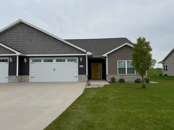 443 Longwood Ln, Wrightstown, WI 54180