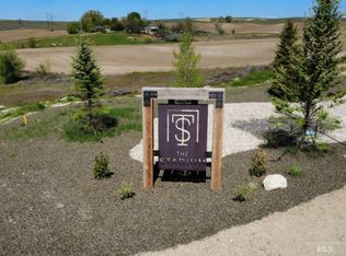 17241 Pins Triple Ct, Caldwell, ID 83607