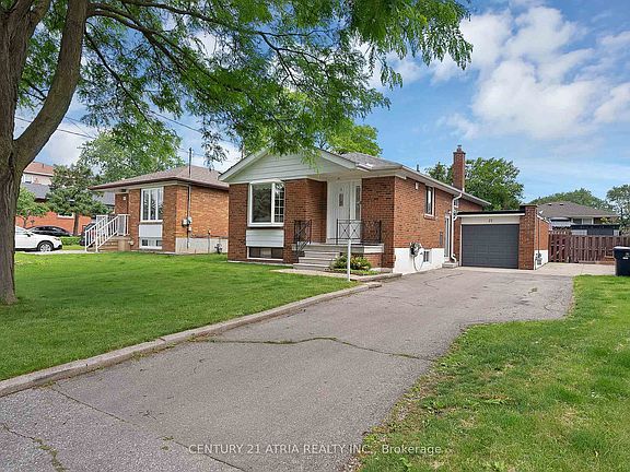 2nd image of 21 Cavehill Cres