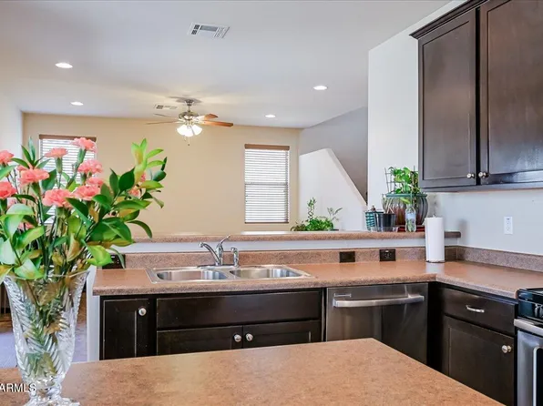 7318 W MIDWAY Avenue, Glendale, AZ 85303