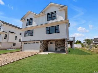 133 Blackheath Rd, Lido Beach, NY 11561