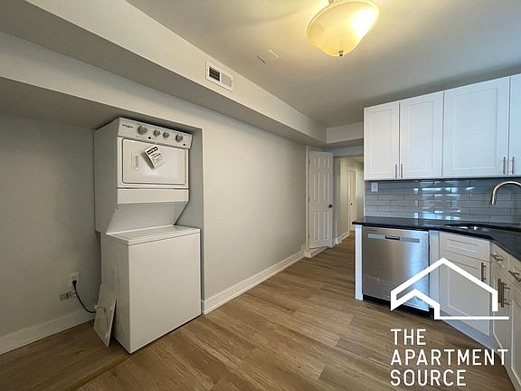 3rd image of 3627 W Palmer St #G