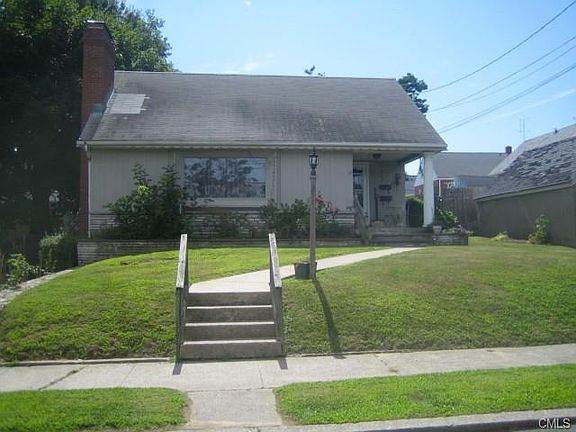 2nd image of 211 Stratfield Pl