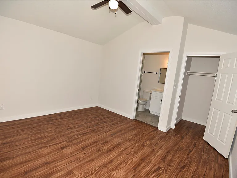 4322 Allen St — Photo 8
