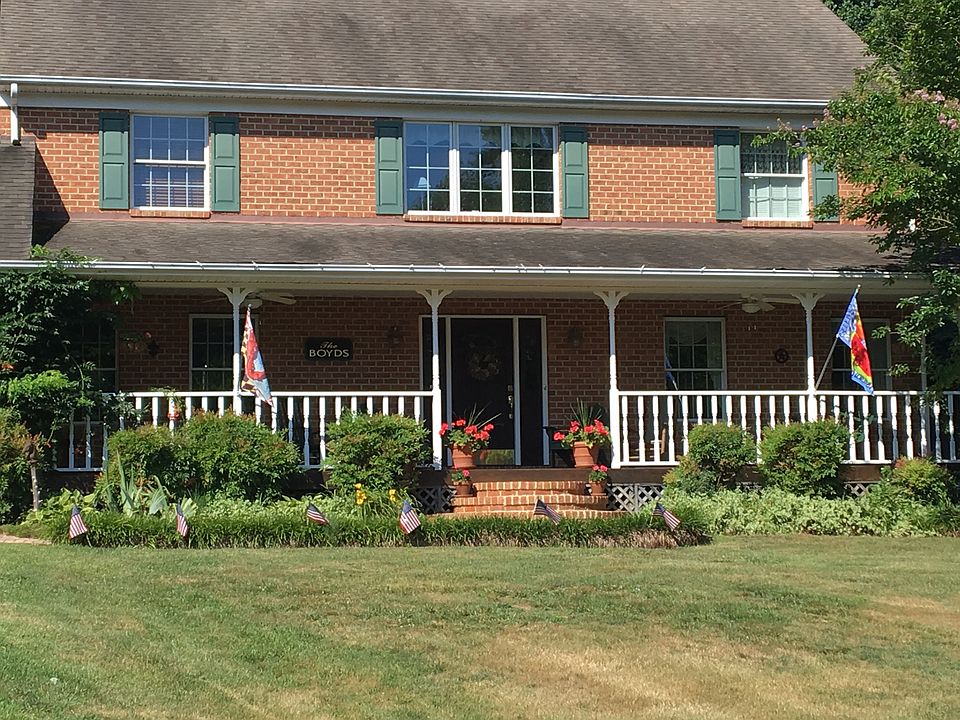 Summertime in the front yard