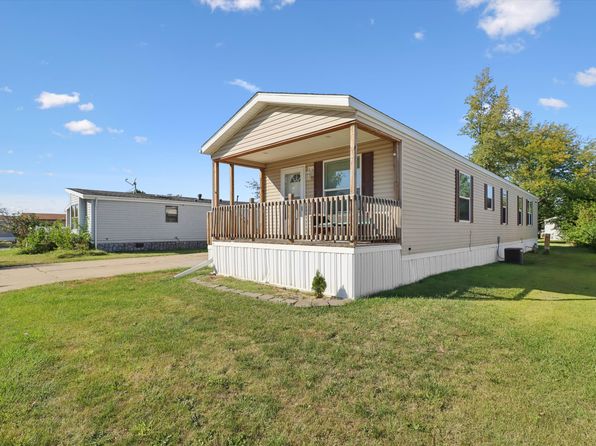 318 SE Parkland Ct