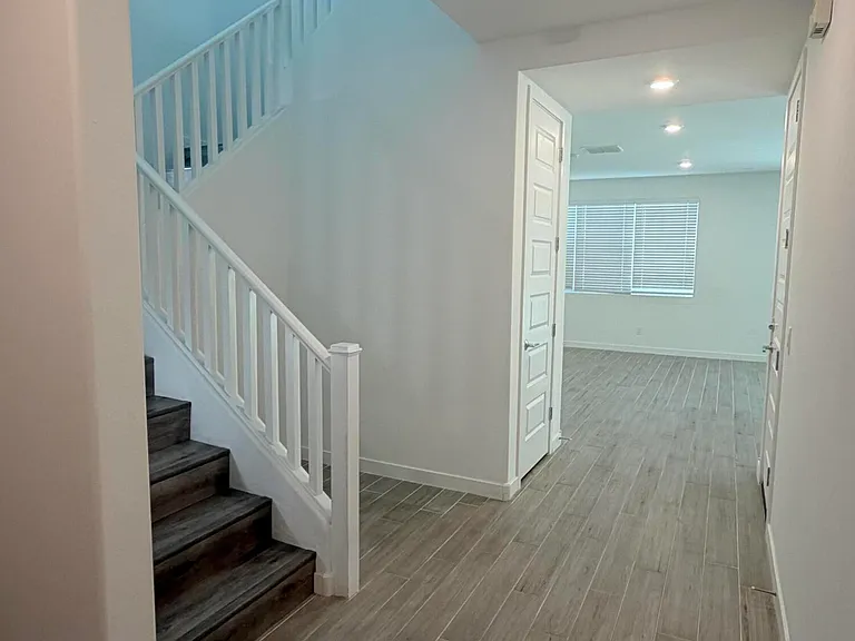 1150 E Armstrong Way — Photo 2
