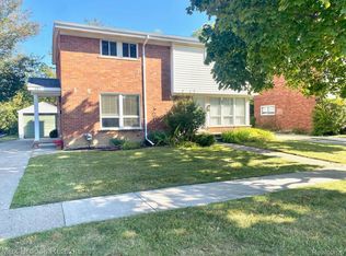 251-253 E Forteen Mile Rd, Birmingham, MI 48009