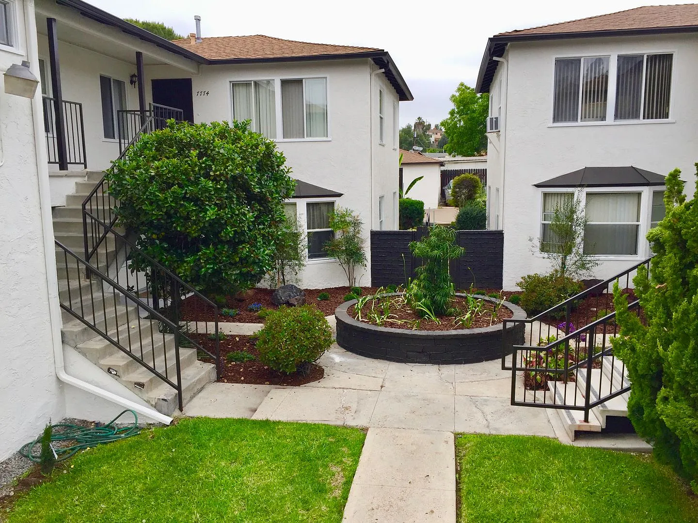 LA MESA — Photo 2