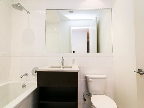 054_65_Ainslie_Street__210-9