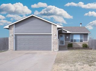 619 S Blue Stem Cir, Haysville, KS 67060
