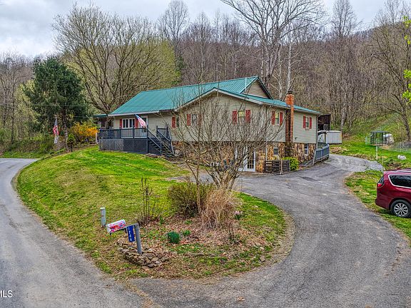 2nd image of 1744 Snake Hollow Rd