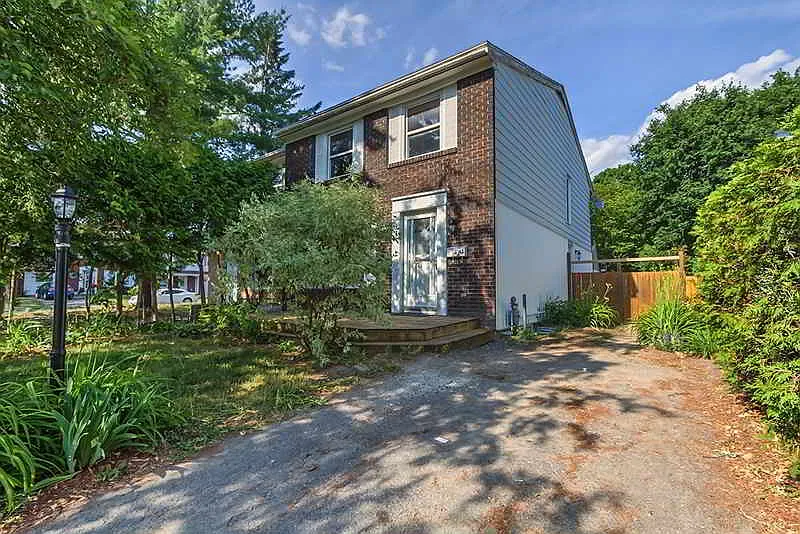 105 McClellan Rd — Photo 1