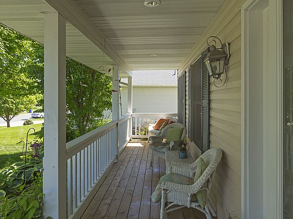 2nd image of 4933 Kahler Bay NE