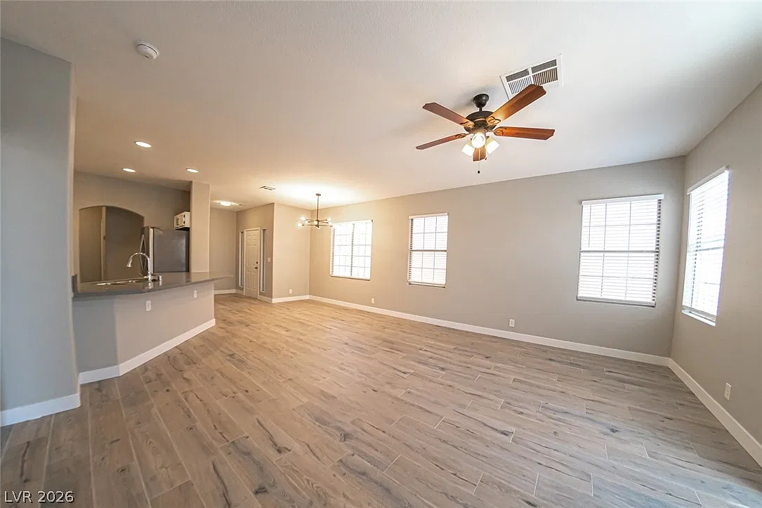 3 bed, 2.0 bath, 1416 sqft, $1,750 — Photo 4