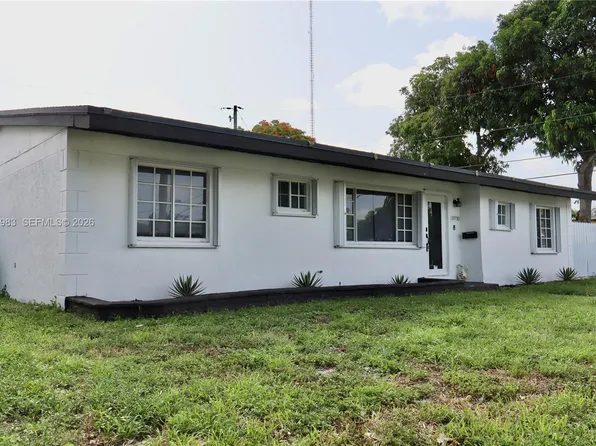19730 NW 3rd Ct, Miami Gardens, FL 33169