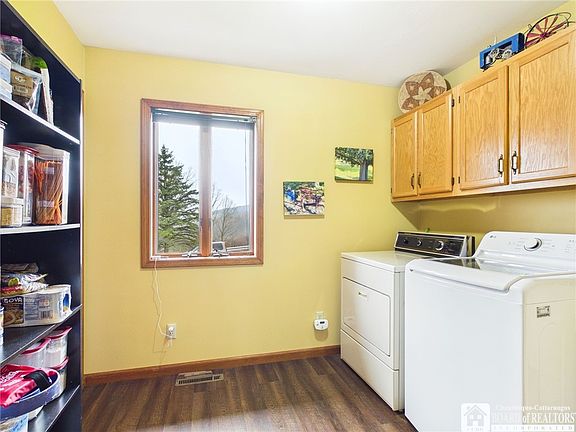4th image of 1744 Windfall Rd