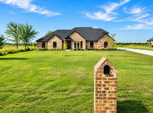 1165 Deerfield Dr, Wills Point, TX 75169