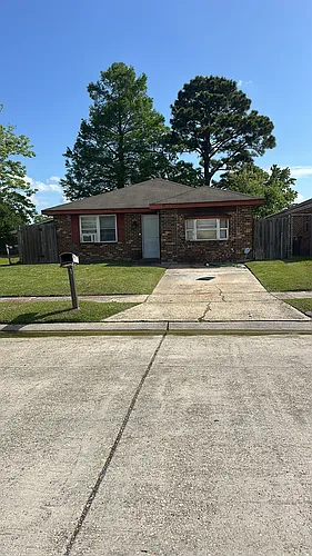 7505 Shorewood Blvd Photo 1