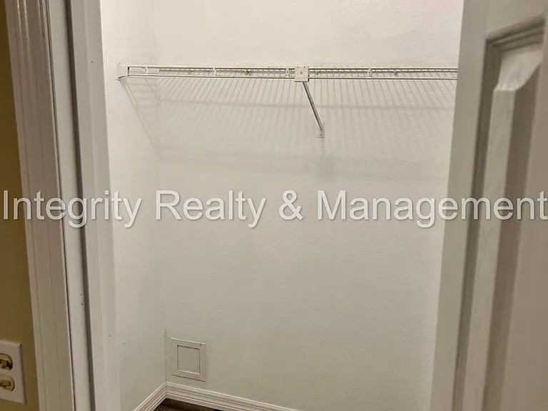 1862 Mackenzie Ct N — Photo 13