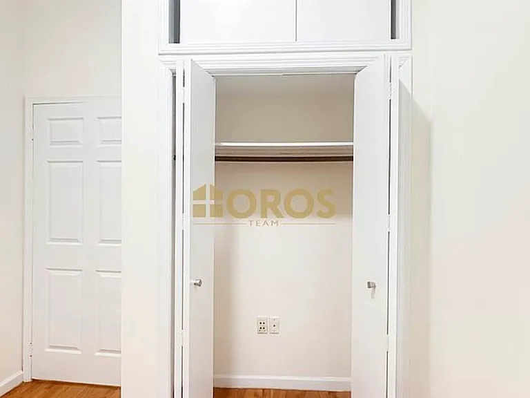 200 E 7th St #1B — Photo 6