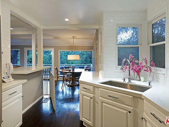 4th image of 11539 Decente Dr