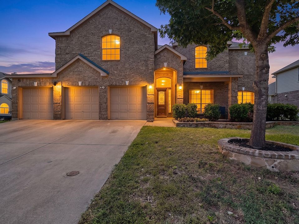 1st image of 914 Hidden Lakes Dr